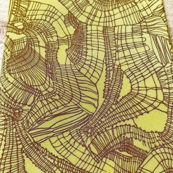 Christian Lacroix Paris Abstract Gold/Brown Silk Tie. - Picture 4 of 7